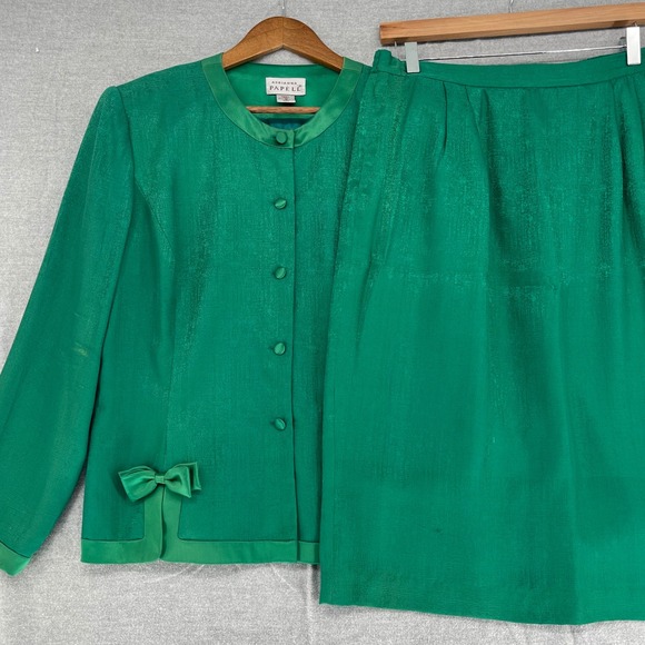 Adrianna Papell Dresses & Skirts - Adrianna Papell VTG Emerald Green 100% Silk Skirt Suit Set Sz 16 Bows Co-Ord 90s